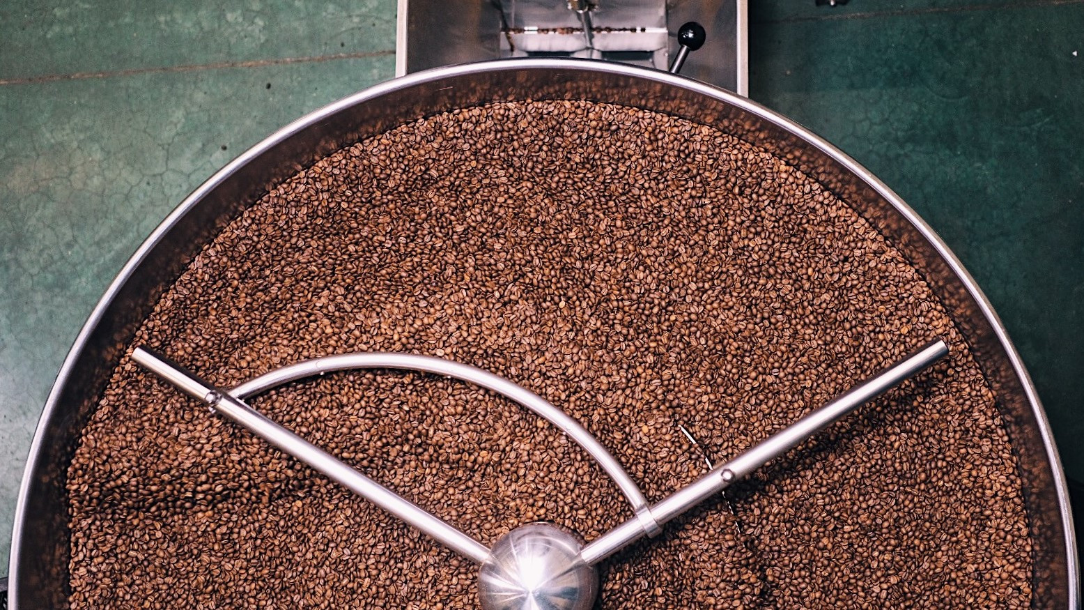 Фронт испарения: что это и какое значение имеет для обжарки кофе