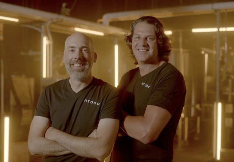 Основатели компании Atomo: слева — Энди Кляйч, справа — Джаррет Стопфорт