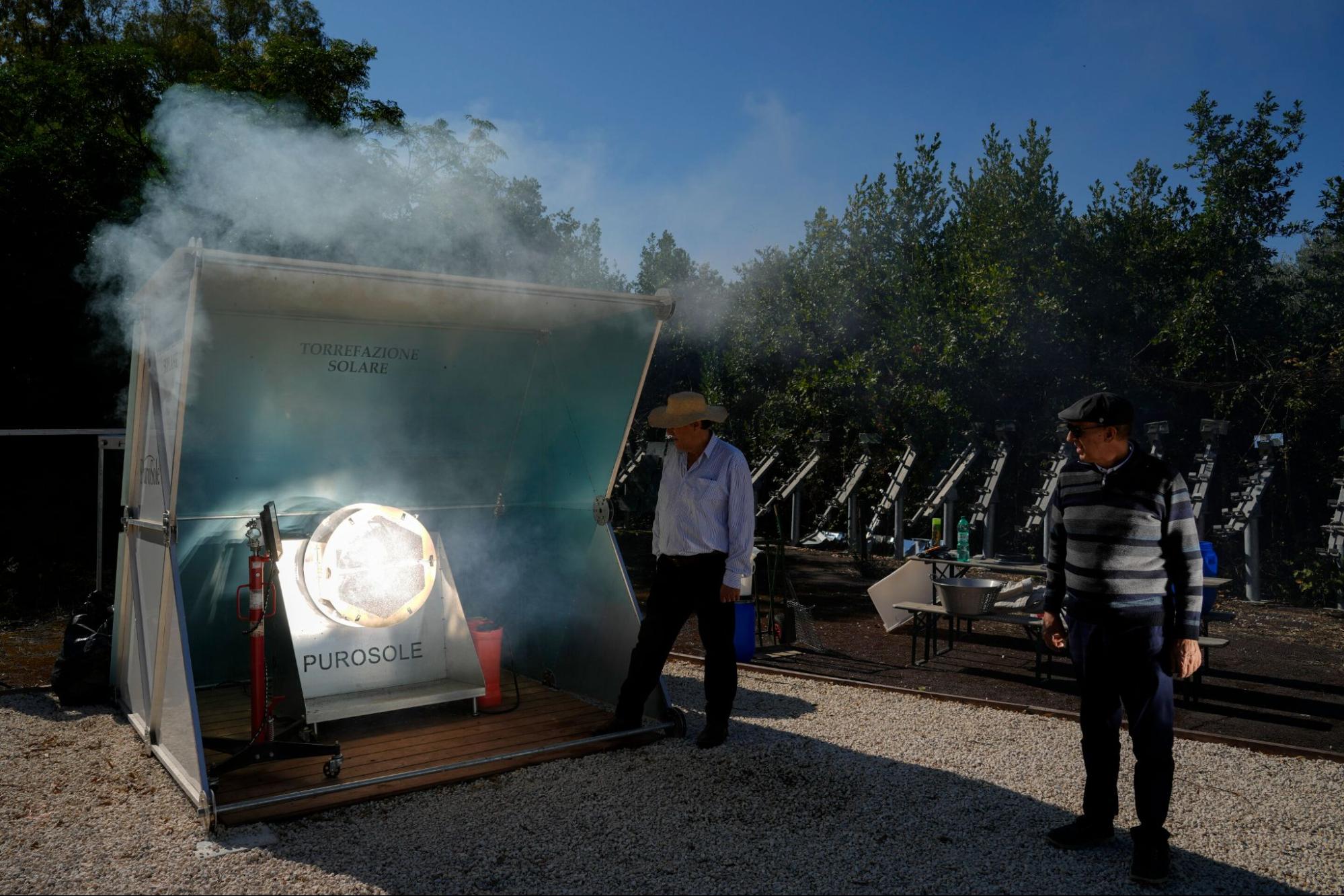 Установка итальянцев обжаривает кофе, используя солнечную энергию