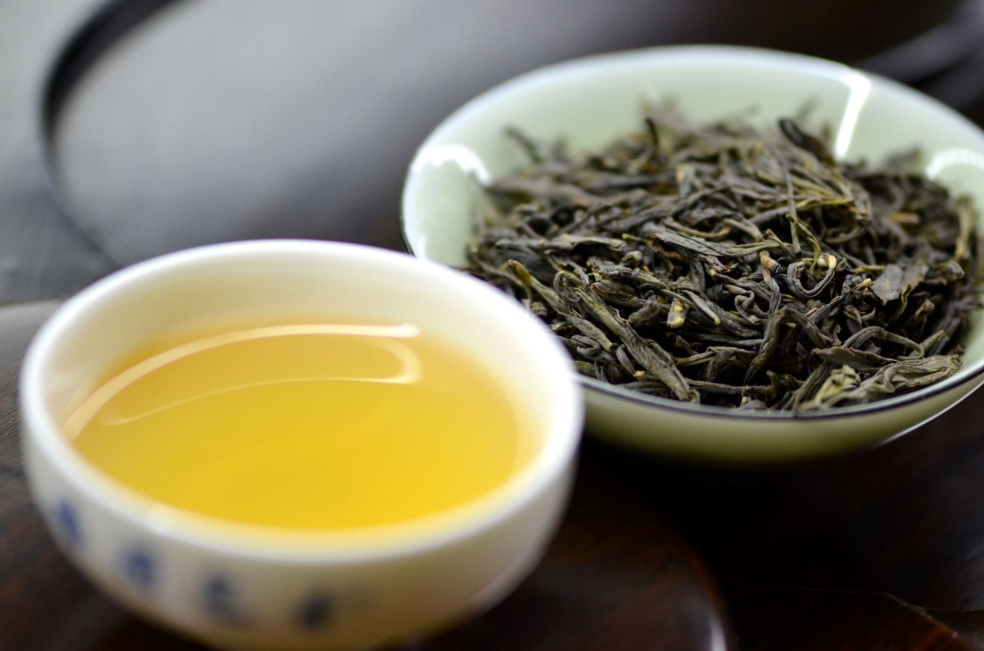 Навести чай. Зеленый чай (китайский, Лисма). Желтый китайский чай. Чай молочный улун Индия. Желтый чай Тайланд.